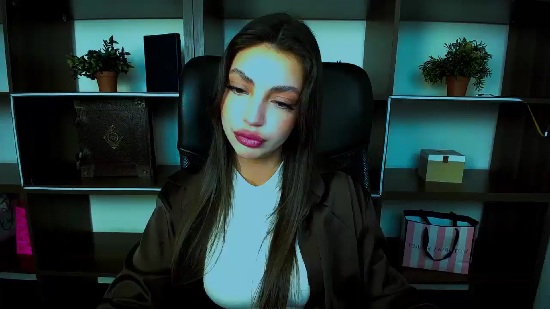 Gallery image thumbnail from Lexi_Jos's myfreecams stream on, 04/24/2025, 14:23 image 13 of 20