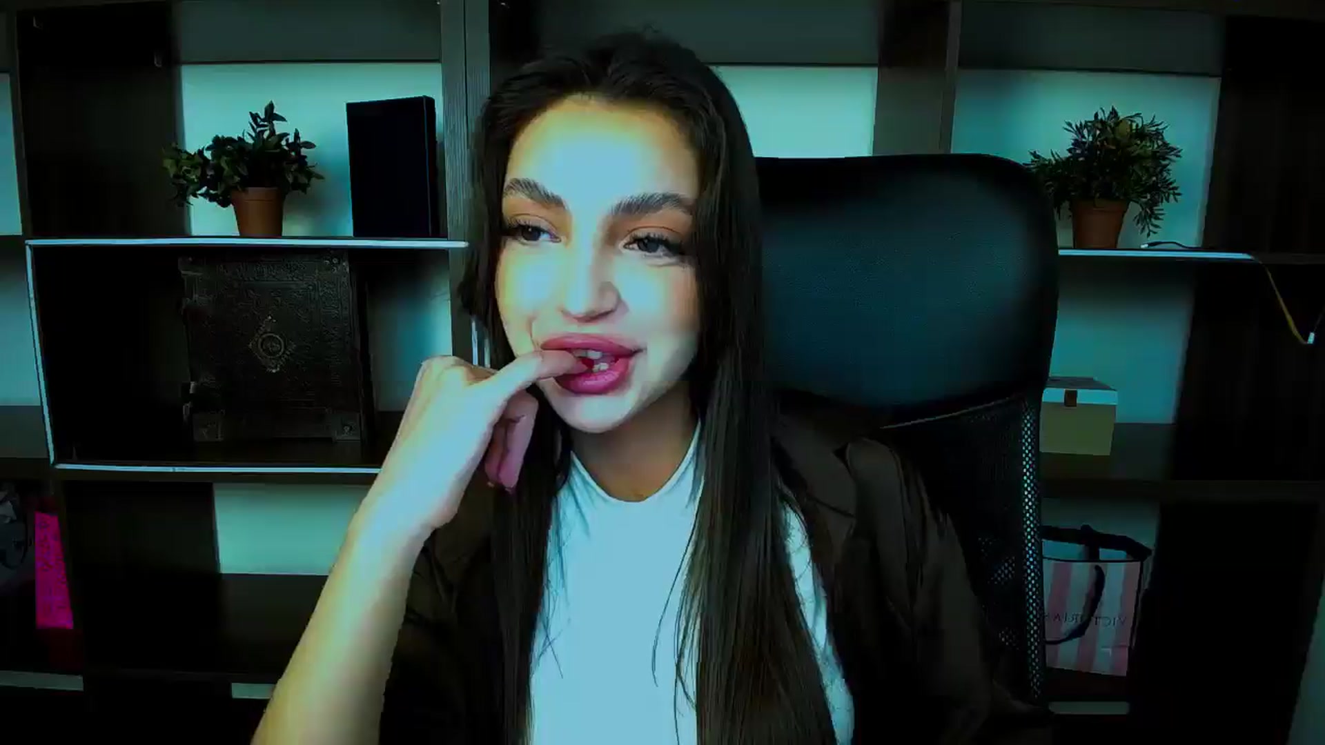 Gallery image thumbnail from Lexi_Jos's myfreecams stream on, 04/24/2025, 14:23 image 3 of 20