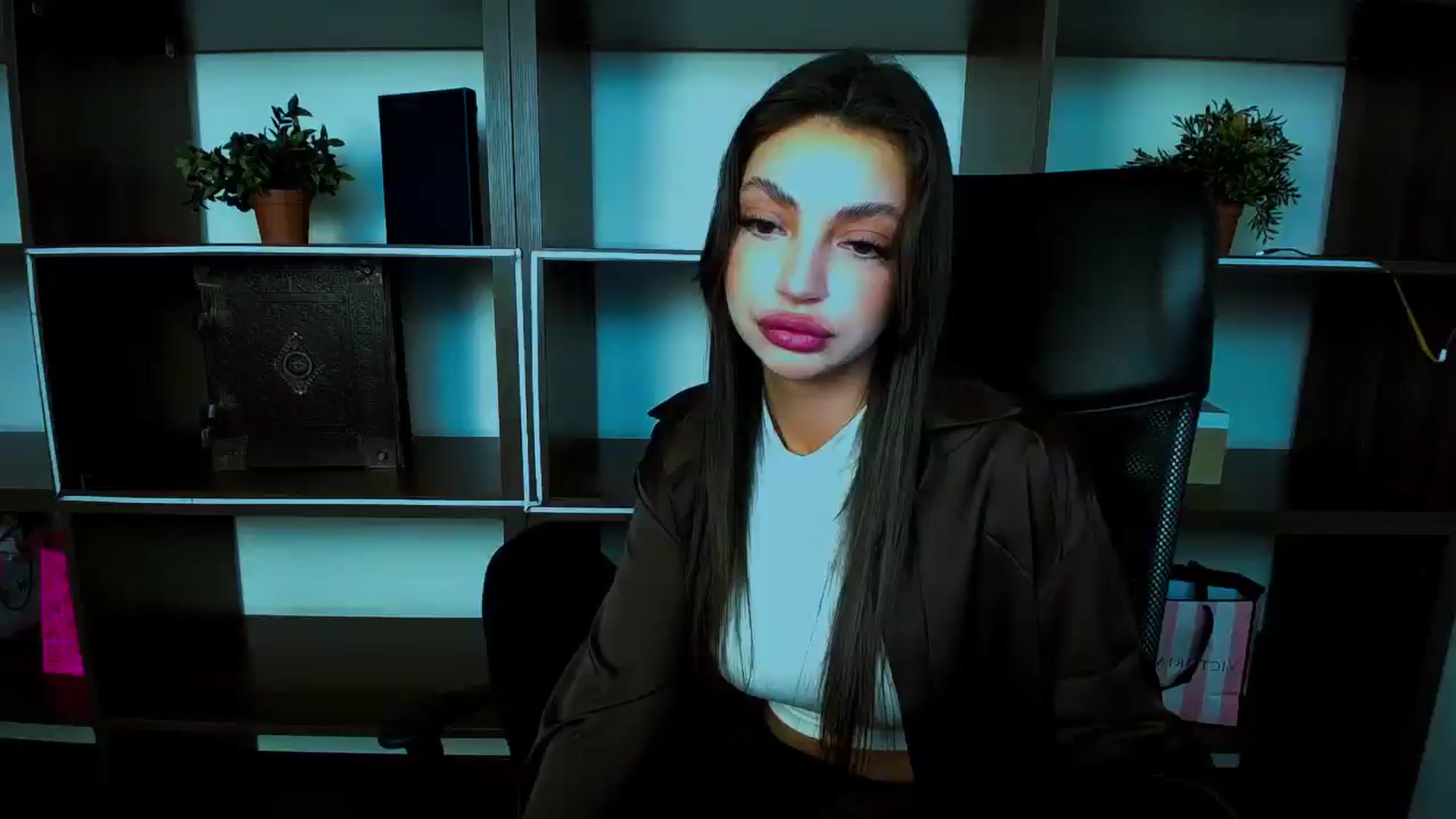 Gallery image thumbnail from Lexi_Jos's myfreecams stream on, 04/24/2025, 14:23 image 14 of 20