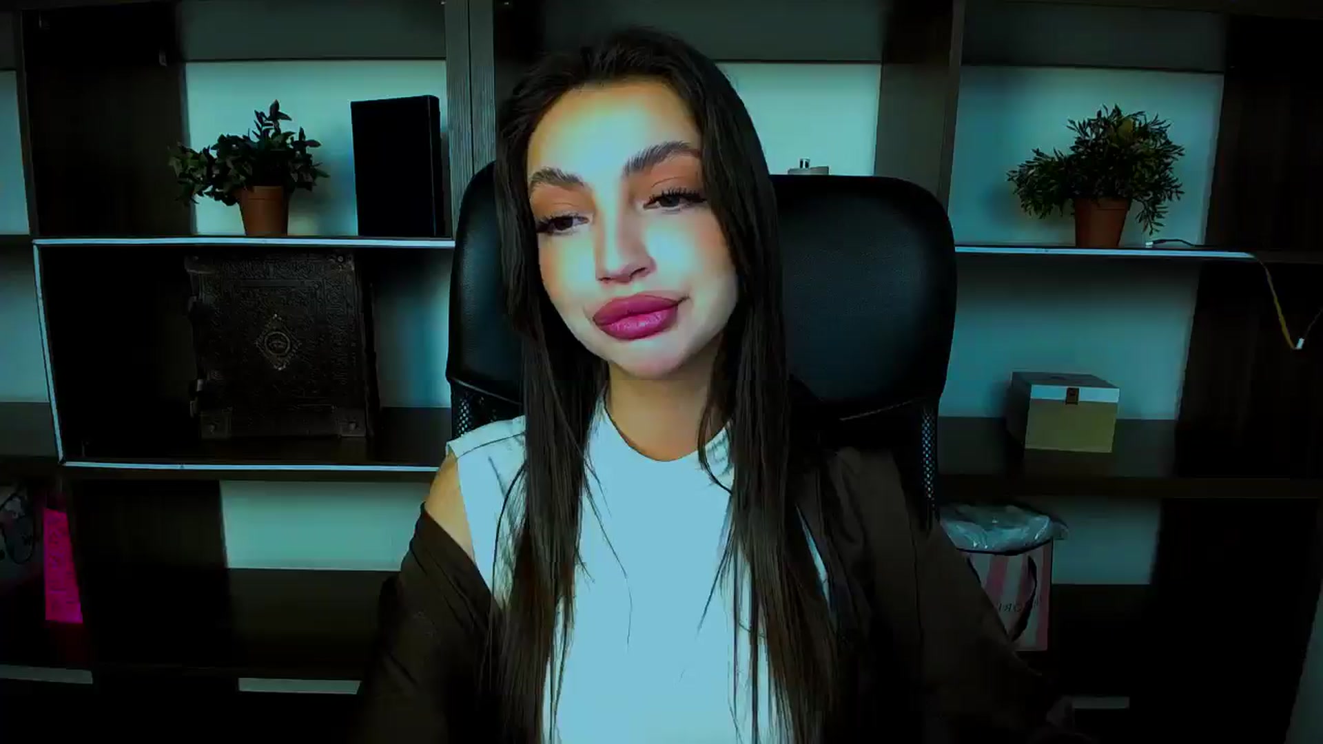 Gallery image thumbnail from Lexi_Jos's myfreecams stream on, 04/24/2025, 16:33 image 19 of 20