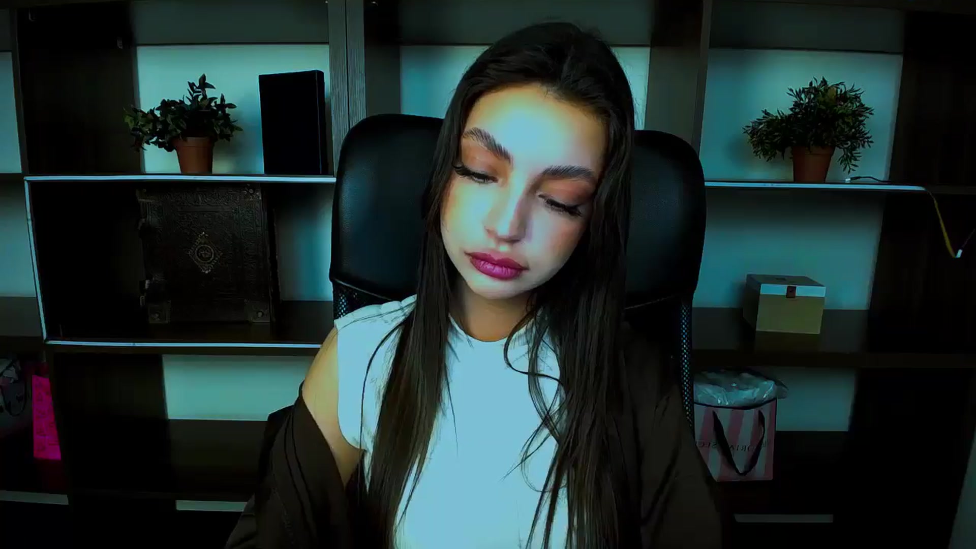 Gallery image thumbnail from Lexi_Jos's myfreecams stream on, 04/24/2025, 16:33 image 20 of 20