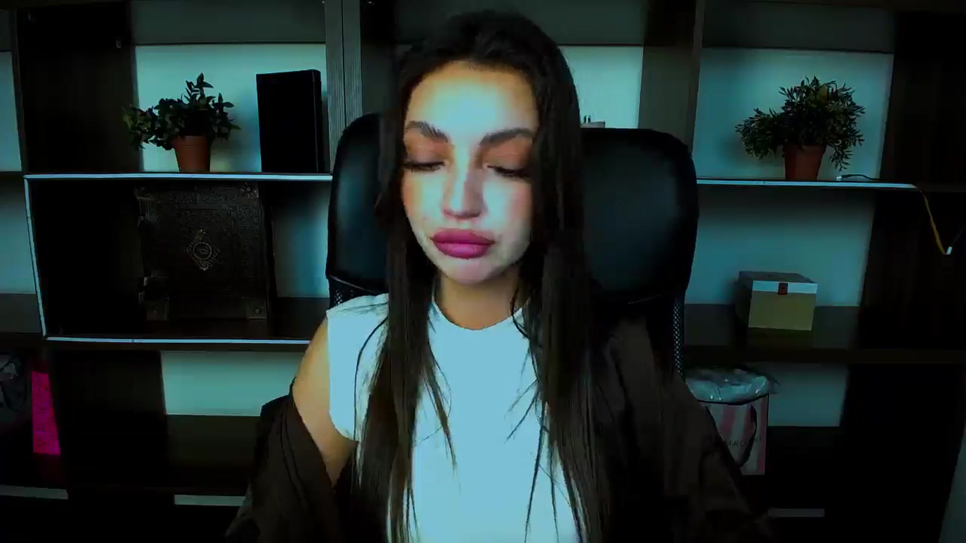 Gallery image thumbnail from Lexi_Jos's myfreecams stream on, 04/24/2025, 16:33 image 15 of 20
