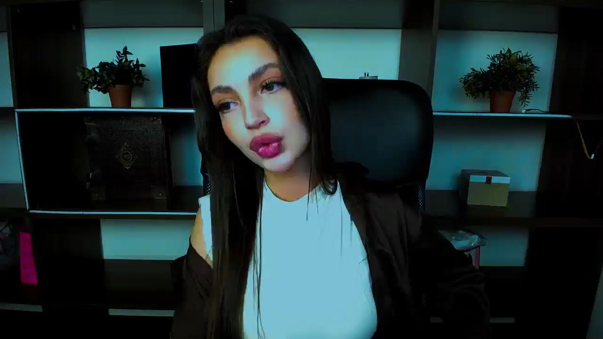 Gallery image thumbnail from Lexi_Jos's myfreecams stream on, 04/24/2025, 16:33 image 9 of 20