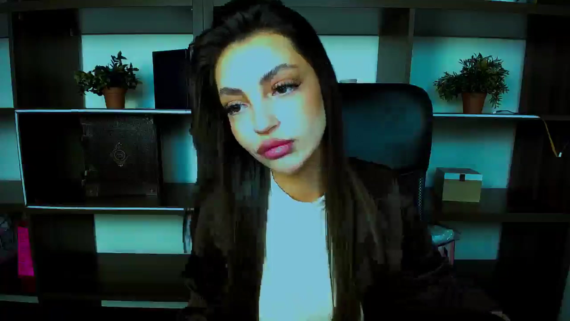 Gallery image thumbnail from Lexi_Jos's myfreecams stream on, 04/24/2025, 19:07 image 19 of 20