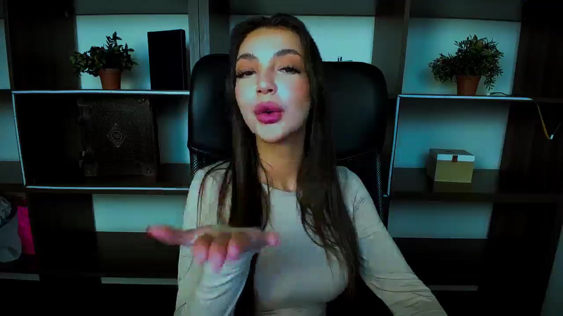 Gallery image thumbnail from Lexi_Jos's myfreecams stream on, 04/25/2025, 13:07 image 9 of 20