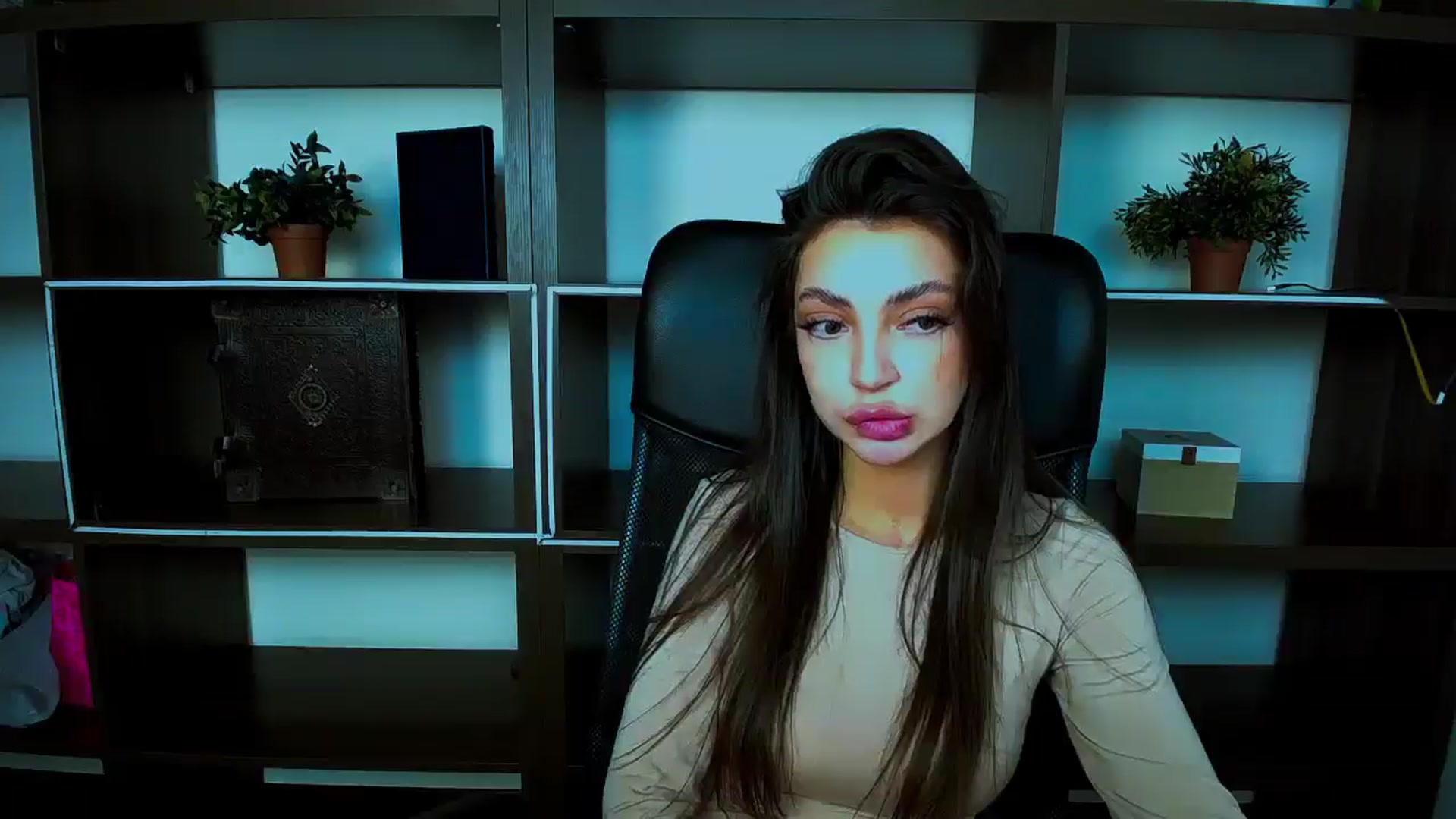 Gallery image thumbnail from Lexi_Jos's myfreecams stream on, 04/25/2025, 19:30 image 19 of 20