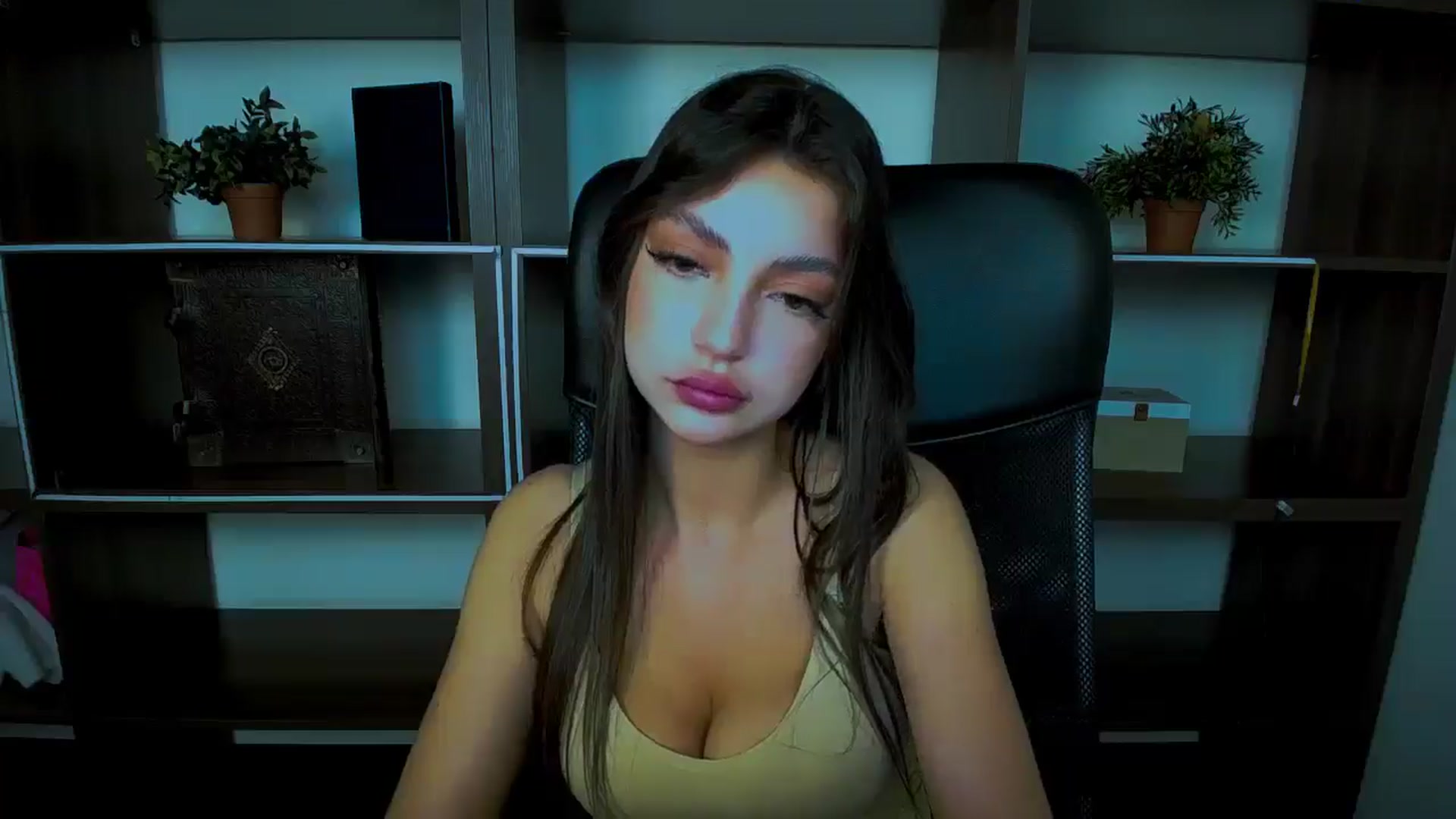 Gallery image thumbnail from Lexi_Jos's myfreecams stream on, 04/26/2025, 18:07 image 8 of 20