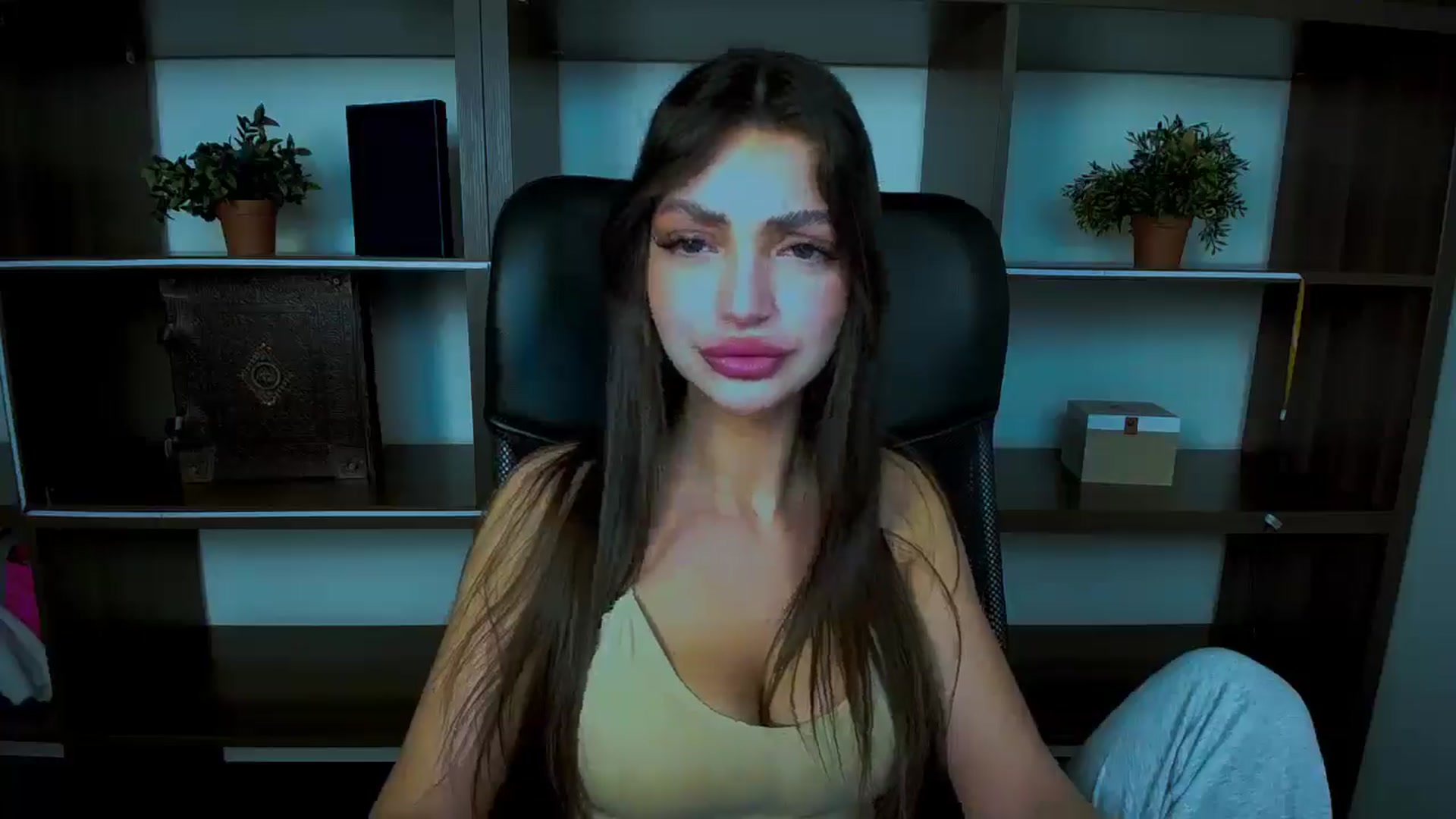 Gallery image thumbnail from Lexi_Jos's myfreecams stream on, 04/26/2025, 18:07 image 17 of 20