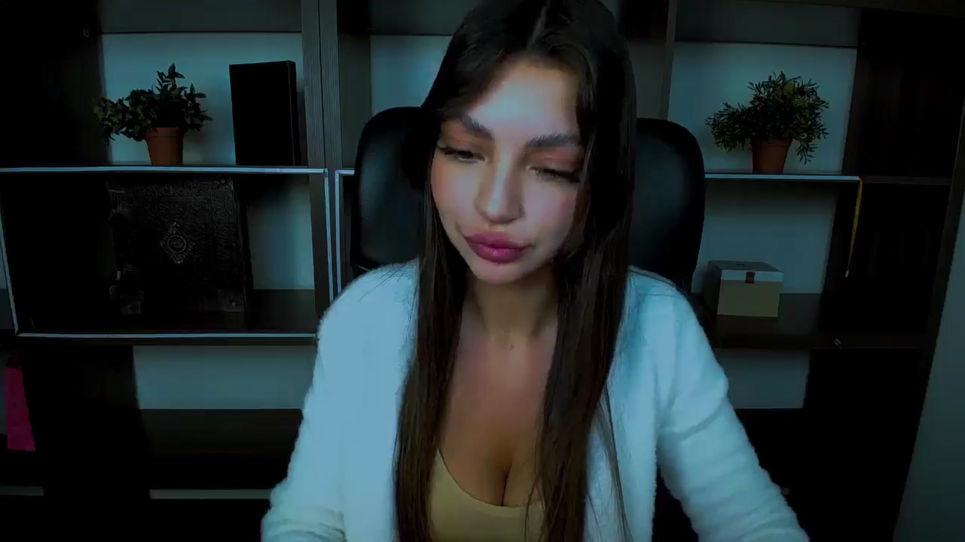 Gallery image thumbnail from Lexi_Jos's myfreecams stream on, 04/26/2025, 19:40 image 17 of 20