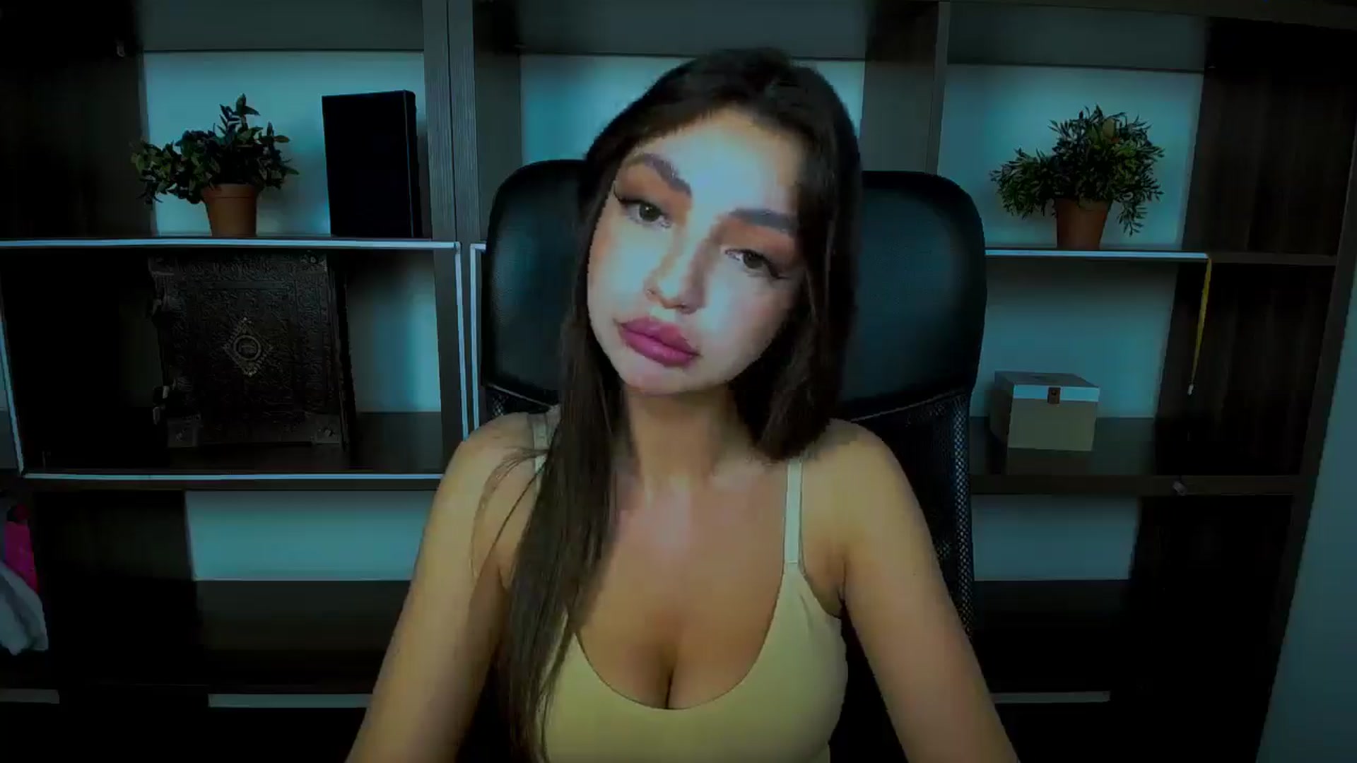 Gallery image thumbnail from Lexi_Jos's myfreecams stream on, 04/26/2025, 19:40 image 10 of 20