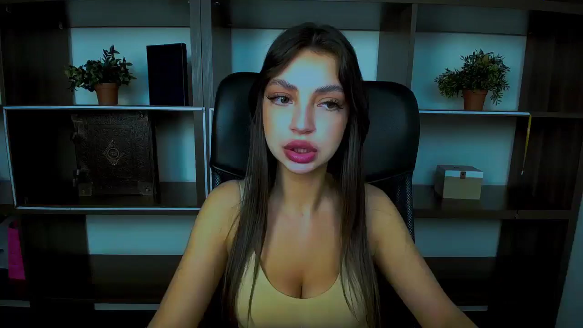 Gallery image thumbnail from Lexi_Jos's myfreecams stream on, 04/27/2025, 24:01 image 1 of 20