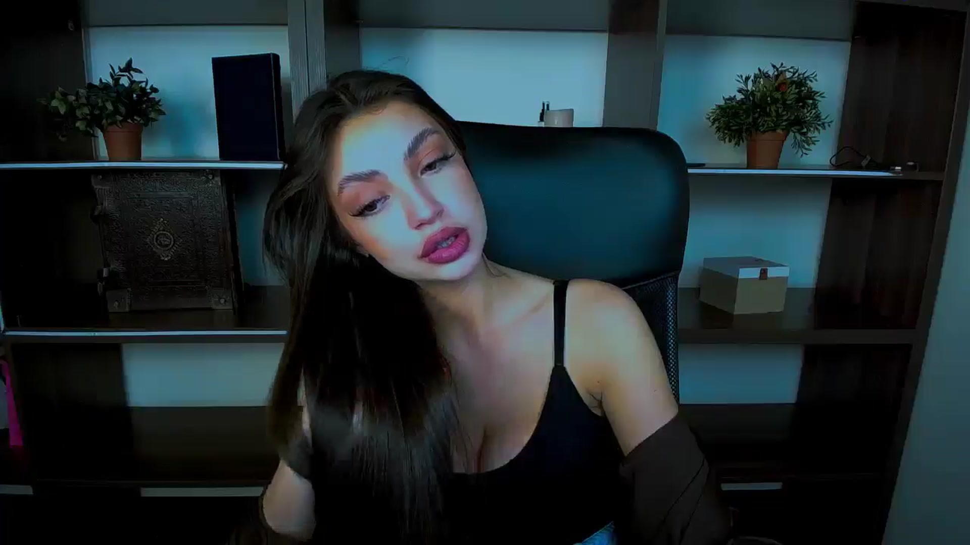 Gallery image thumbnail from Lexi_Jos's myfreecams stream on, 04/27/2025, 16:40 image 18 of 20