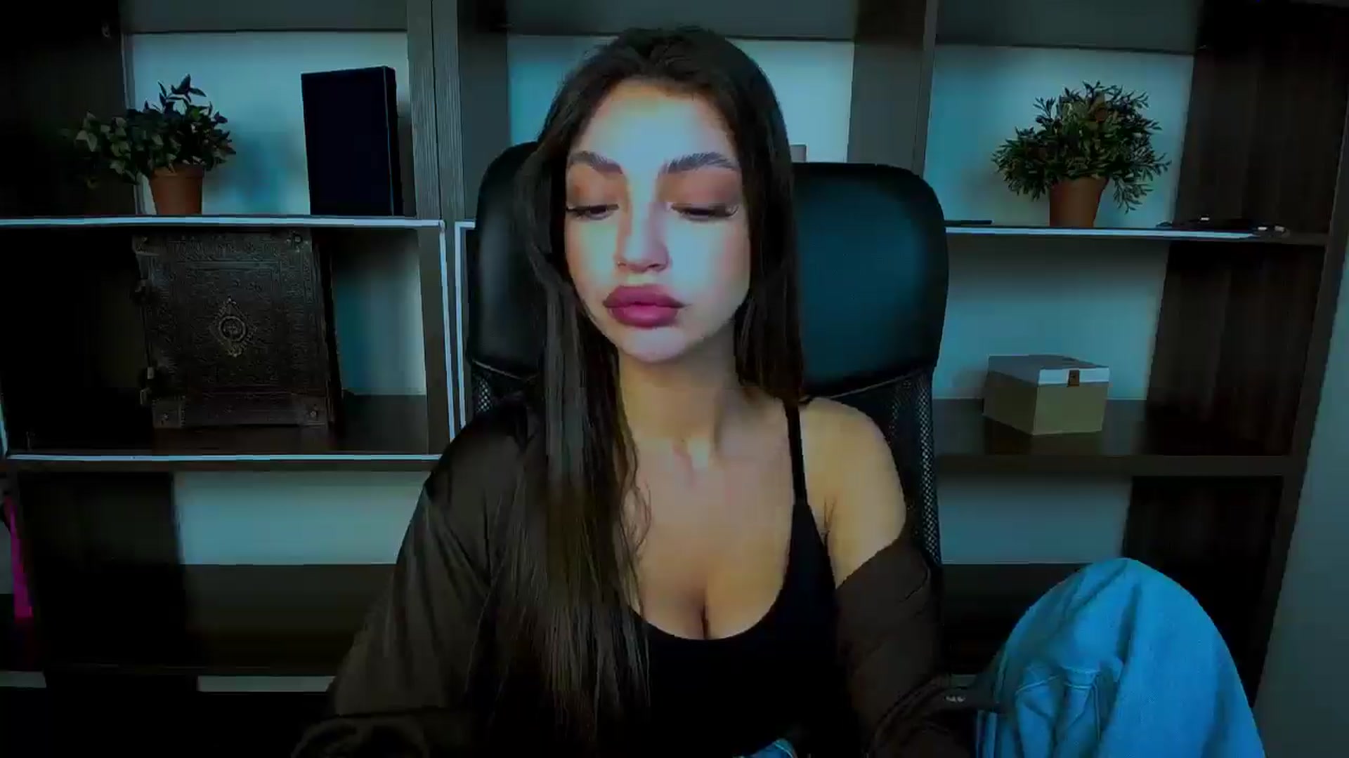Gallery image thumbnail from Lexi_Jos's myfreecams stream on, 04/27/2025, 19:13 image 5 of 20