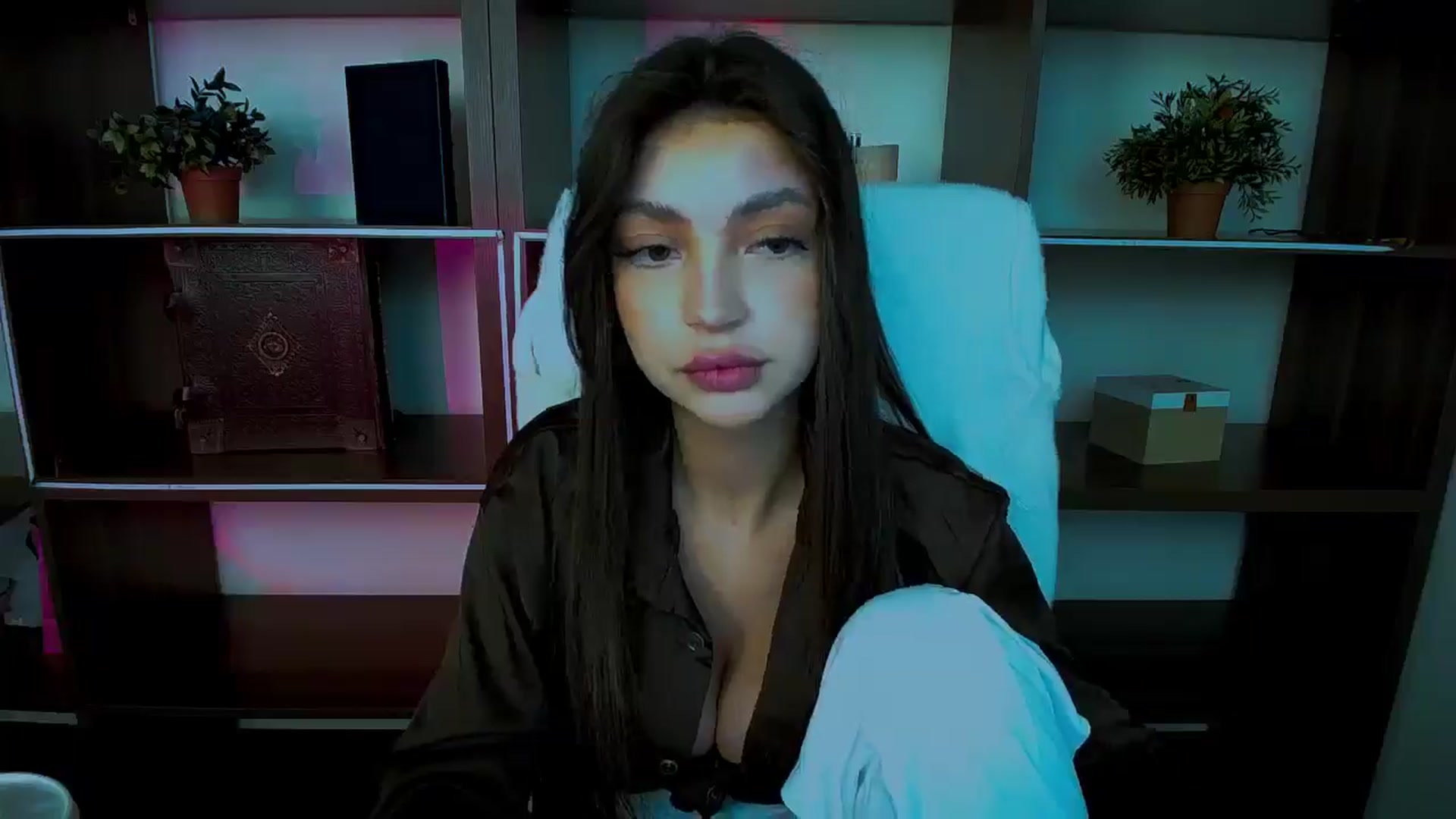 Gallery image thumbnail from Lexi_Jos's myfreecams stream on, 05/01/2025, 15:44 image 8 of 20