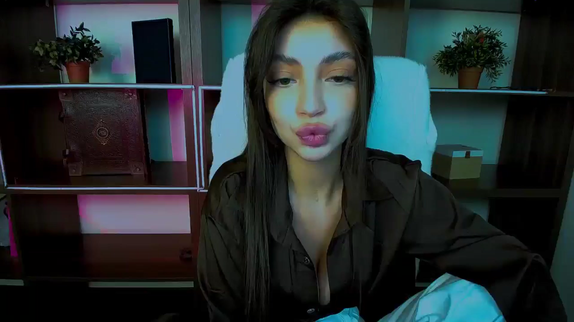 Gallery image thumbnail from Lexi_Jos's myfreecams stream on, 05/01/2025, 18:43 image 8 of 20