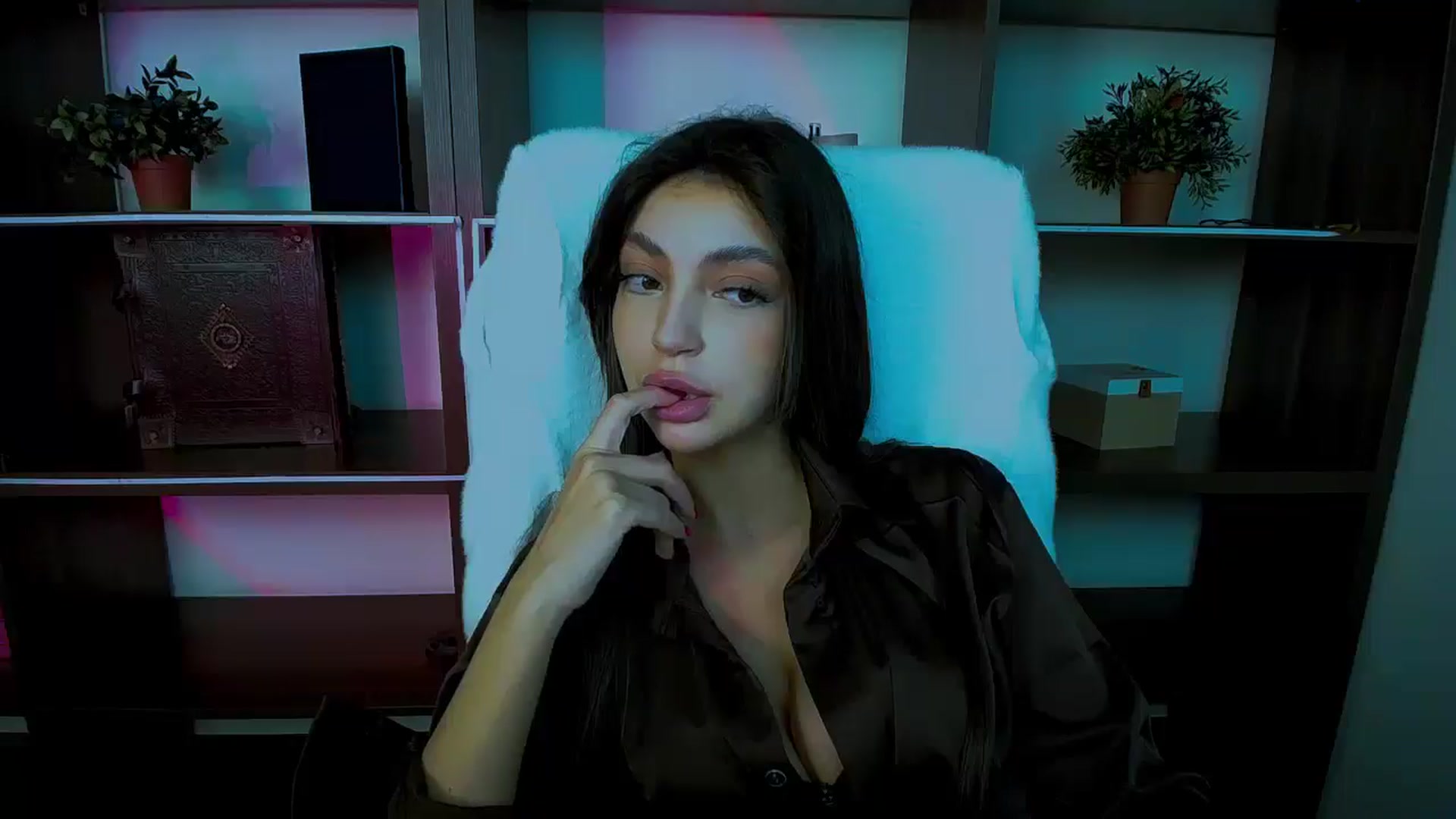 Gallery image thumbnail from Lexi_Jos's myfreecams stream on, 05/01/2025, 18:43 image 17 of 20