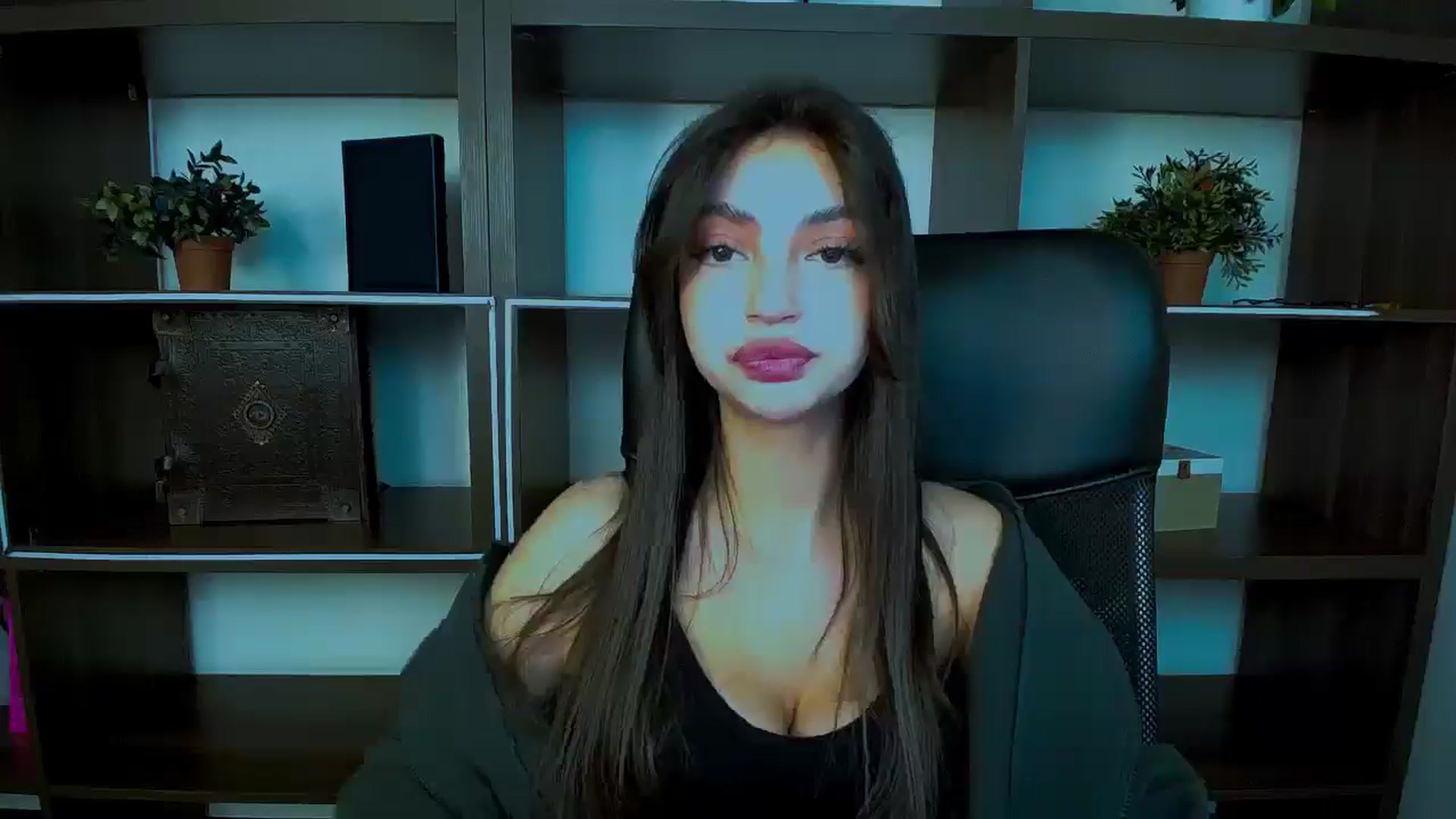 Gallery image thumbnail from Lexi_Jos's myfreecams stream on, 05/02/2025, 13:37 image 13 of 20