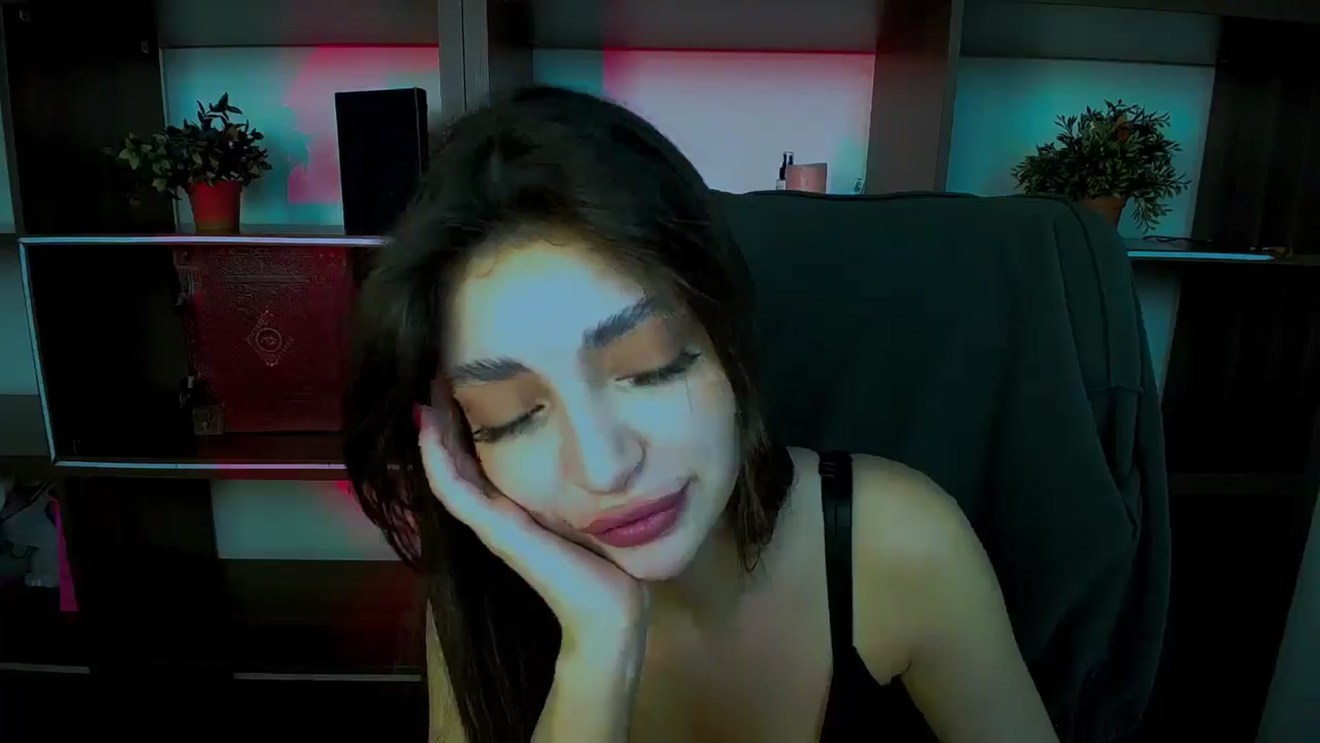 Gallery image thumbnail from Lexi_Jos's myfreecams stream on, 05/02/2025, 18:31 image 13 of 20