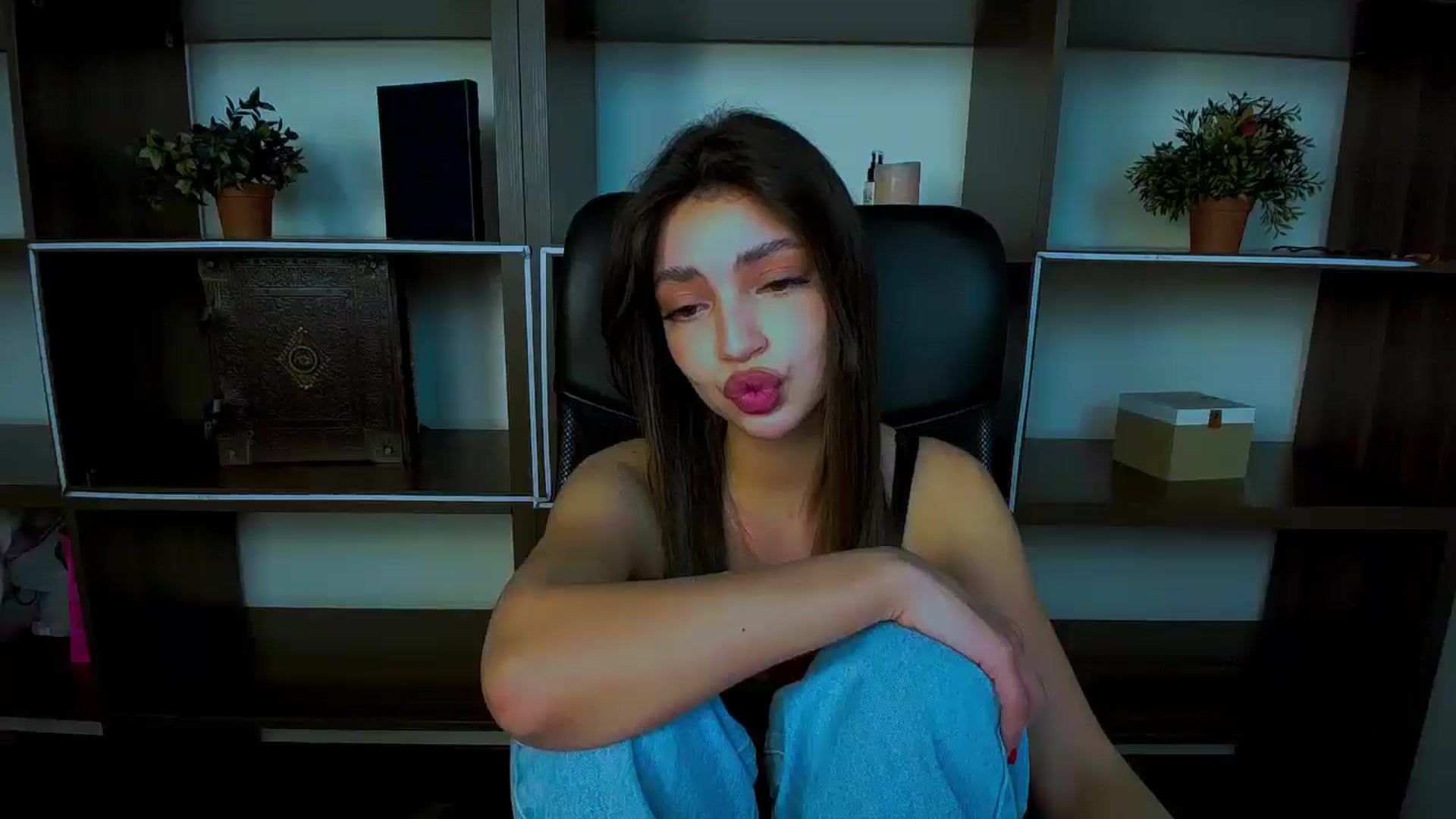 Gallery image thumbnail from Lexi_Jos's myfreecams stream on, 05/02/2025, 19:44 image 9 of 20