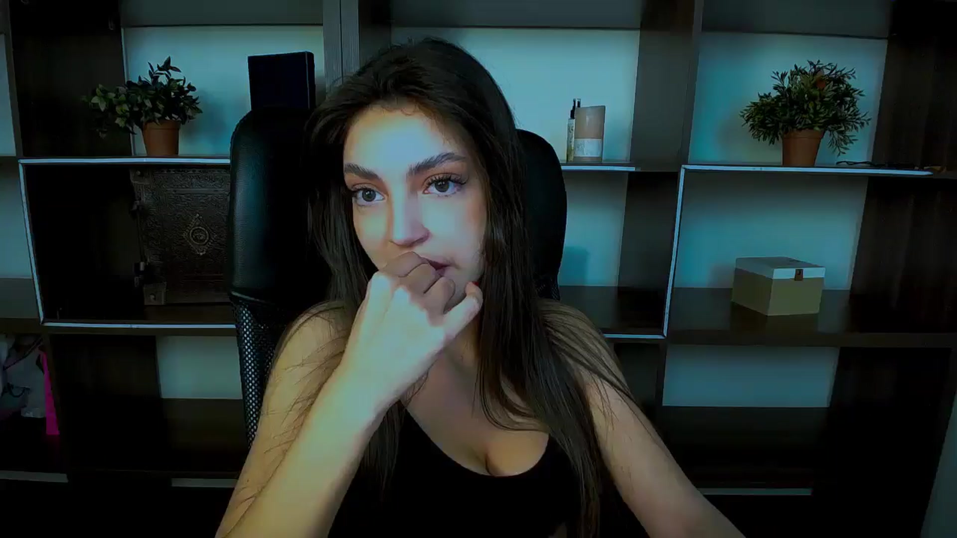Gallery image thumbnail from Lexi_Jos's myfreecams stream on, 05/02/2025, 19:44 image 18 of 20