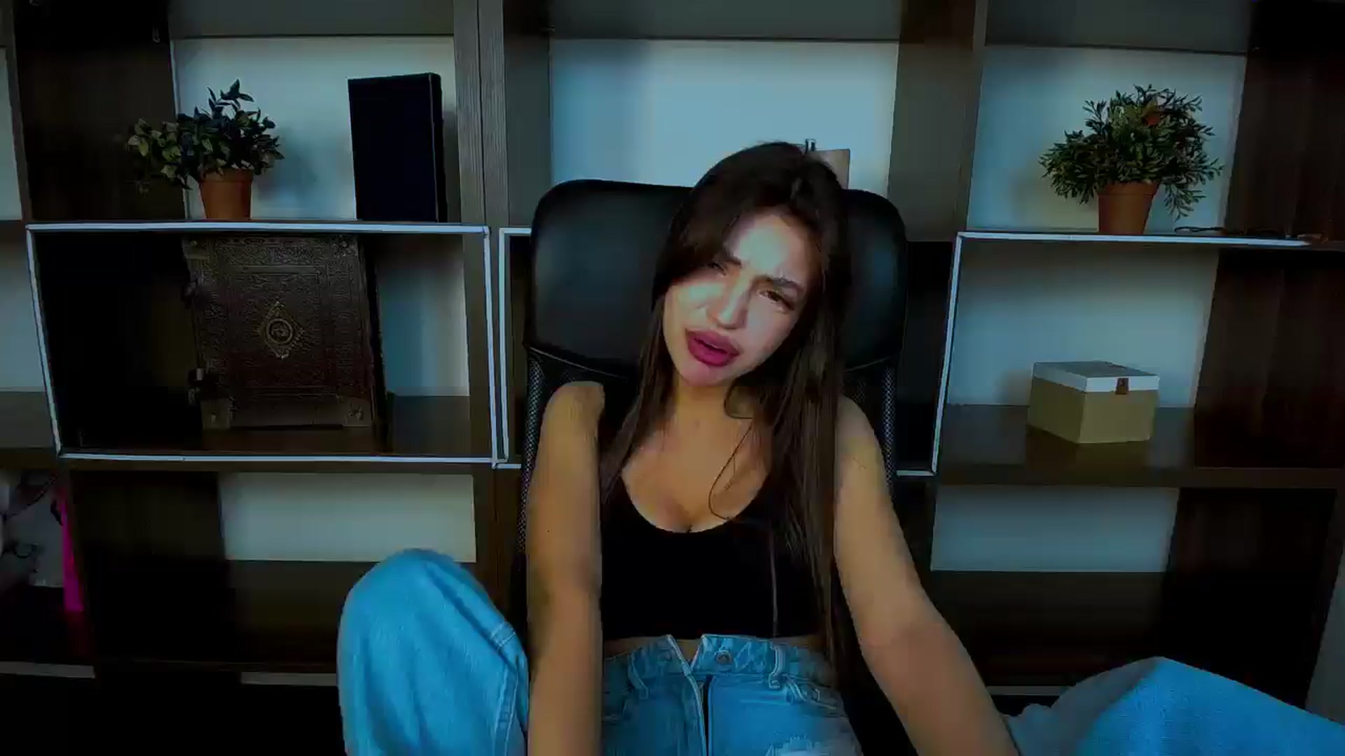 Gallery image thumbnail from Lexi_Jos's myfreecams stream on, 05/02/2025, 19:44 image 8 of 20