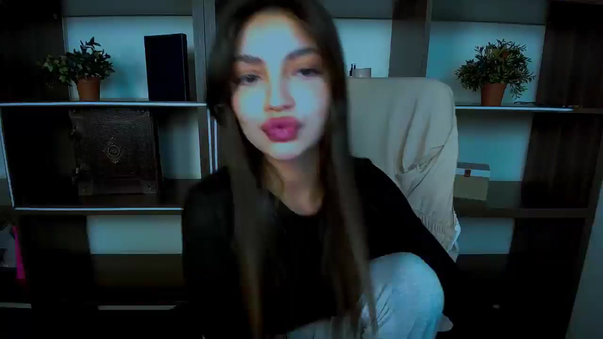 Gallery image thumbnail from Lexi_Jos's myfreecams stream on, 05/03/2025, 18:48 image 18 of 20