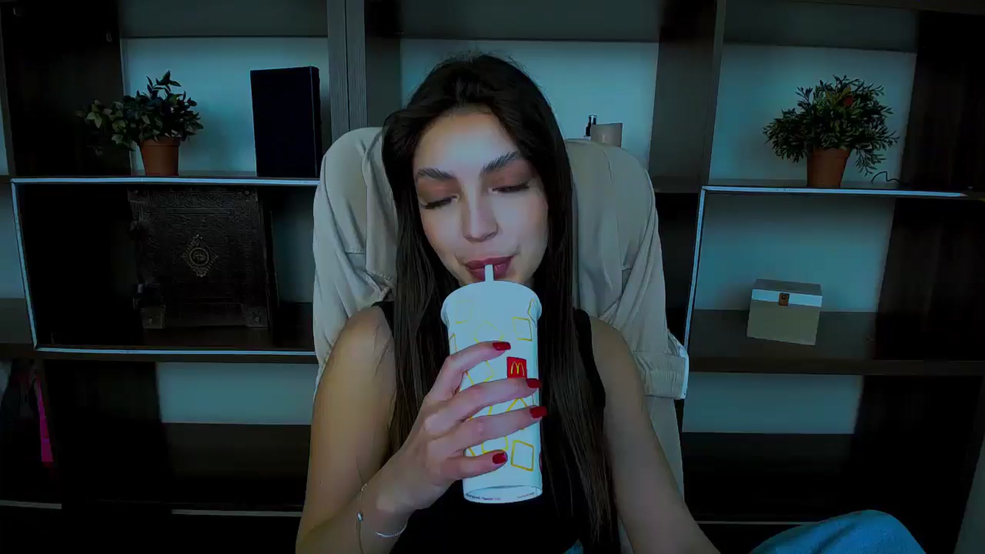 Gallery image thumbnail from Lexi_Jos's myfreecams stream on, 05/04/2025, 14:33 image 5 of 20