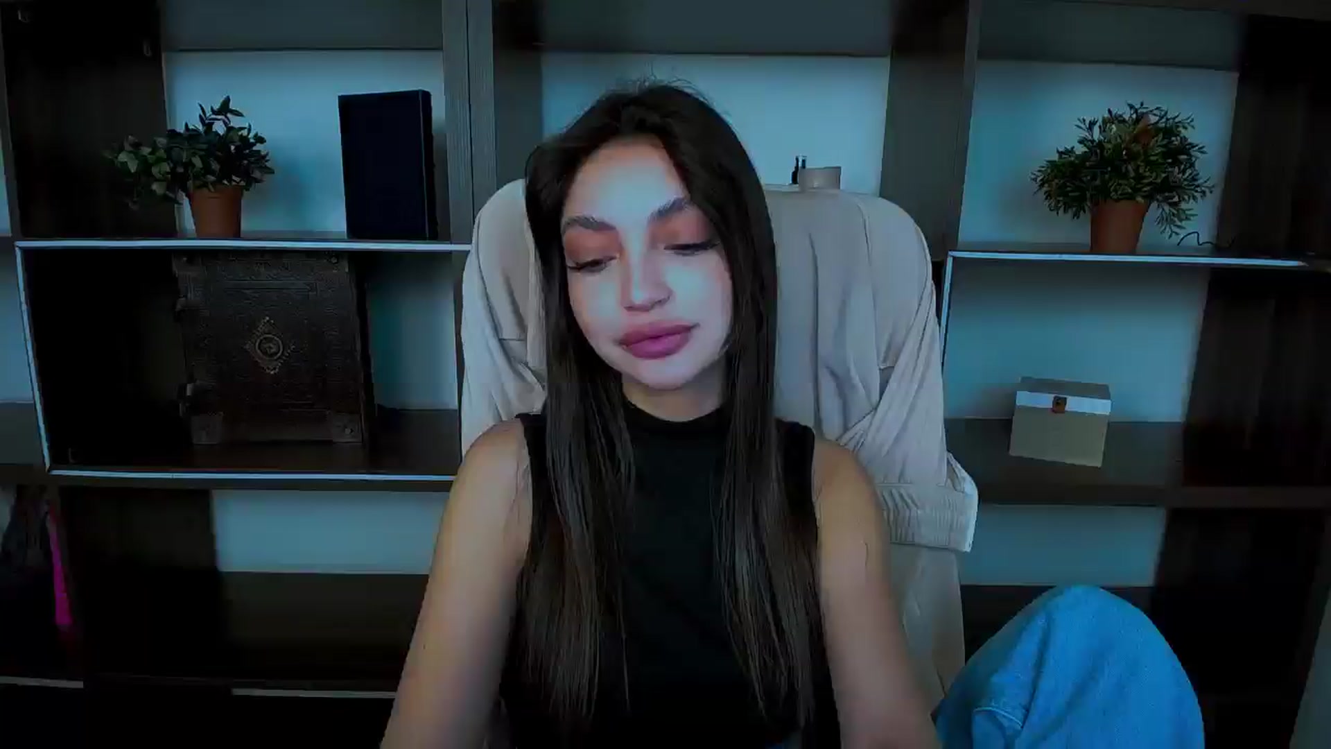 Gallery image thumbnail from Lexi_Jos's myfreecams stream on, 05/04/2025, 14:33 image 8 of 20