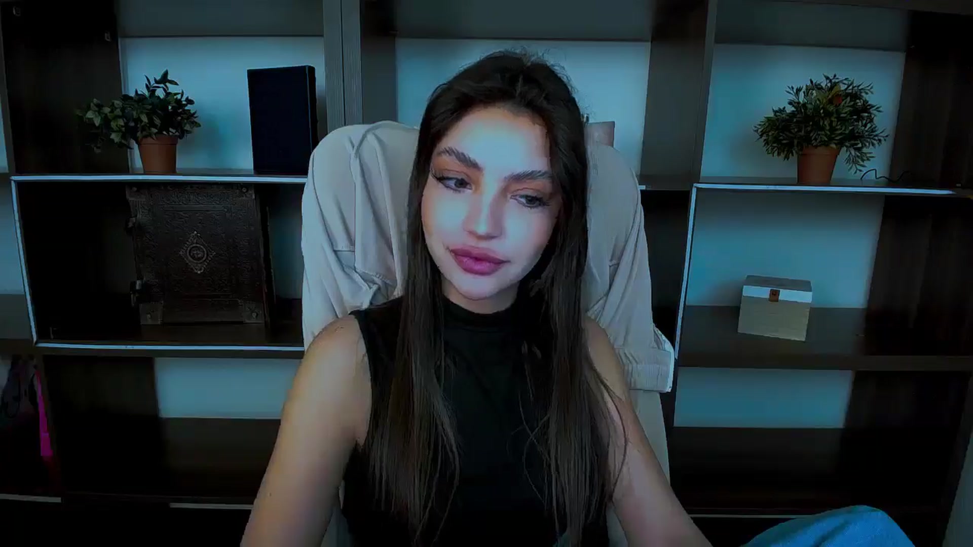 Gallery image thumbnail from Lexi_Jos's myfreecams stream on, 05/04/2025, 14:33 image 7 of 20