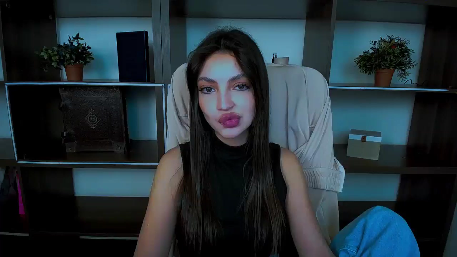 Gallery image thumbnail from Lexi_Jos's myfreecams stream on, 05/04/2025, 14:33 image 13 of 20