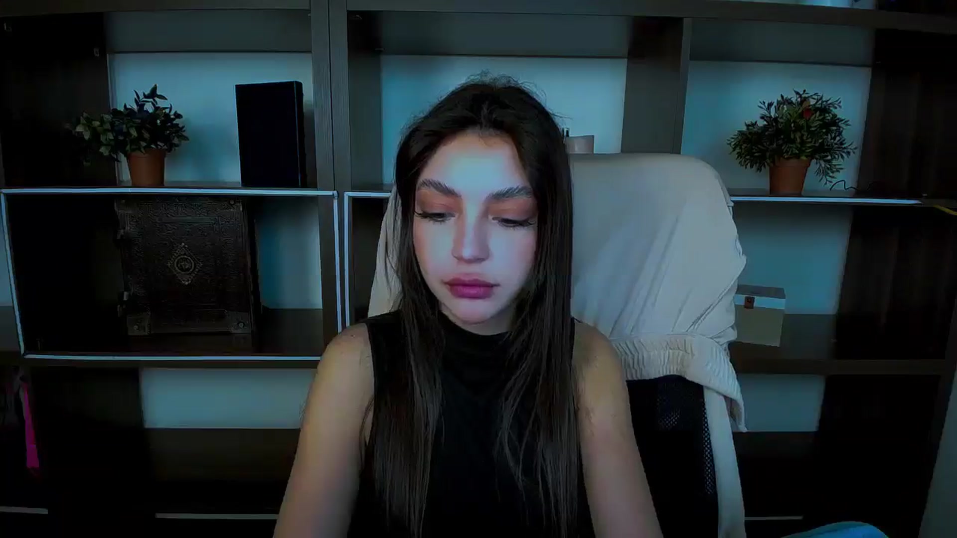 Gallery image thumbnail from Lexi_Jos's myfreecams stream on, 05/04/2025, 17:37 image 8 of 20
