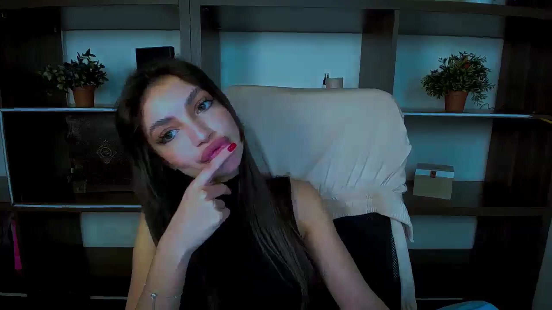 Gallery image thumbnail from Lexi_Jos's myfreecams stream on, 05/04/2025, 17:37 image 18 of 20