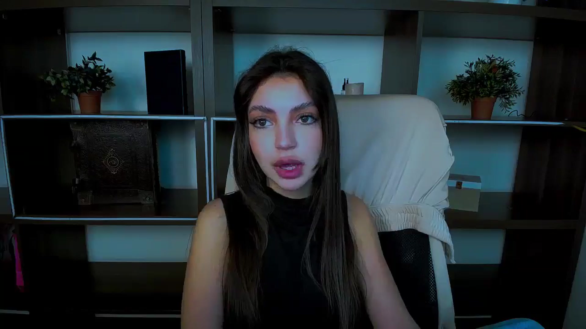 Gallery image thumbnail from Lexi_Jos's myfreecams stream on, 05/04/2025, 17:37 image 10 of 20