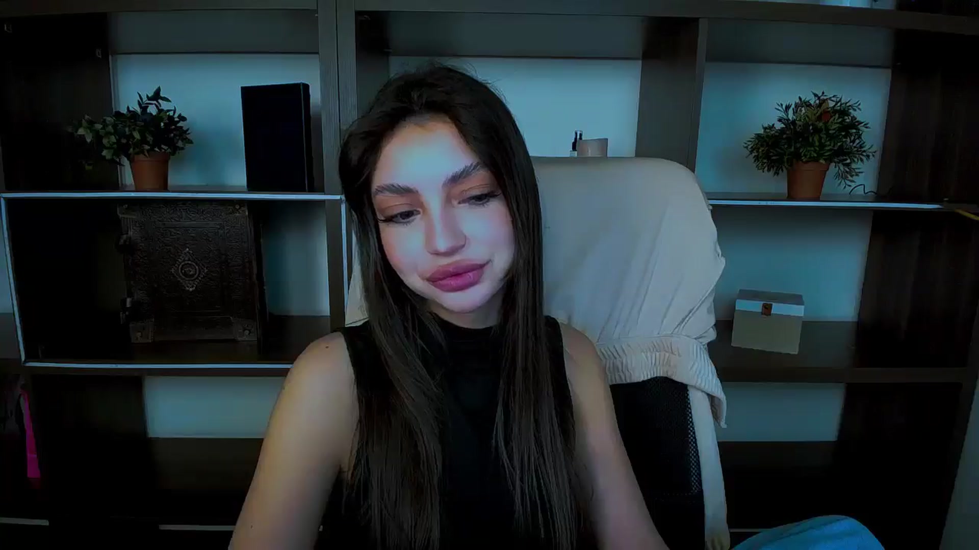 Gallery image thumbnail from Lexi_Jos's myfreecams stream on, 05/04/2025, 17:37 image 12 of 20