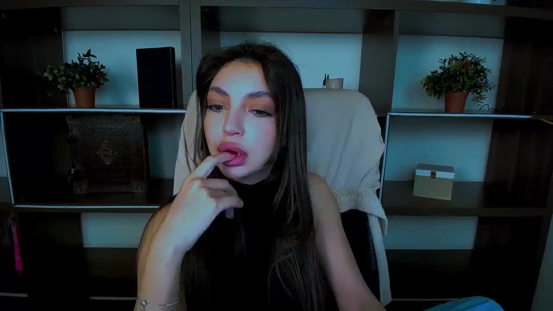 Gallery image thumbnail from Lexi_Jos's myfreecams stream on, 05/04/2025, 17:37 image 19 of 20