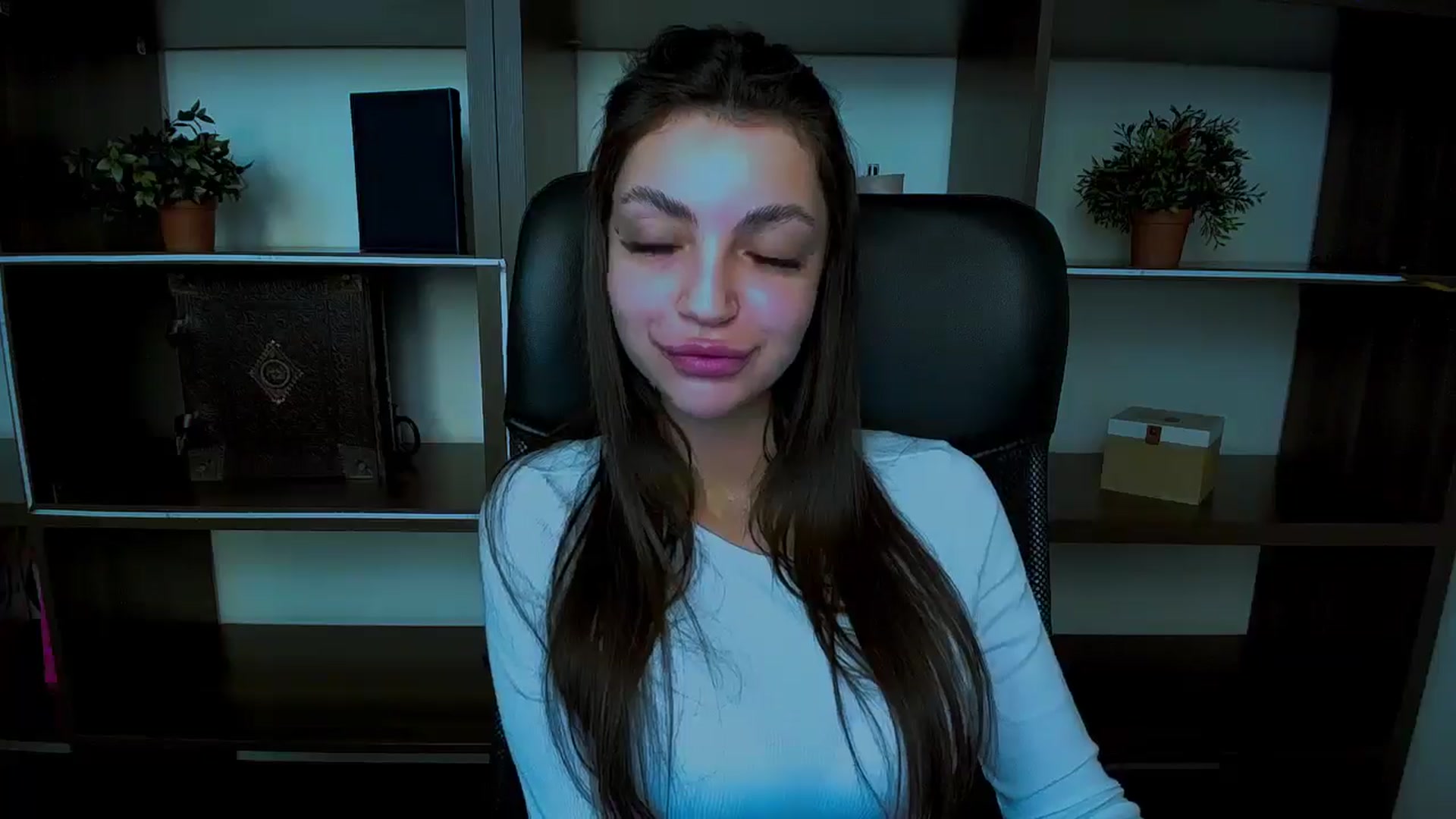 Gallery image thumbnail from Lexi_Jos's myfreecams stream on, 05/06/2025, 19:03 image 4 of 20