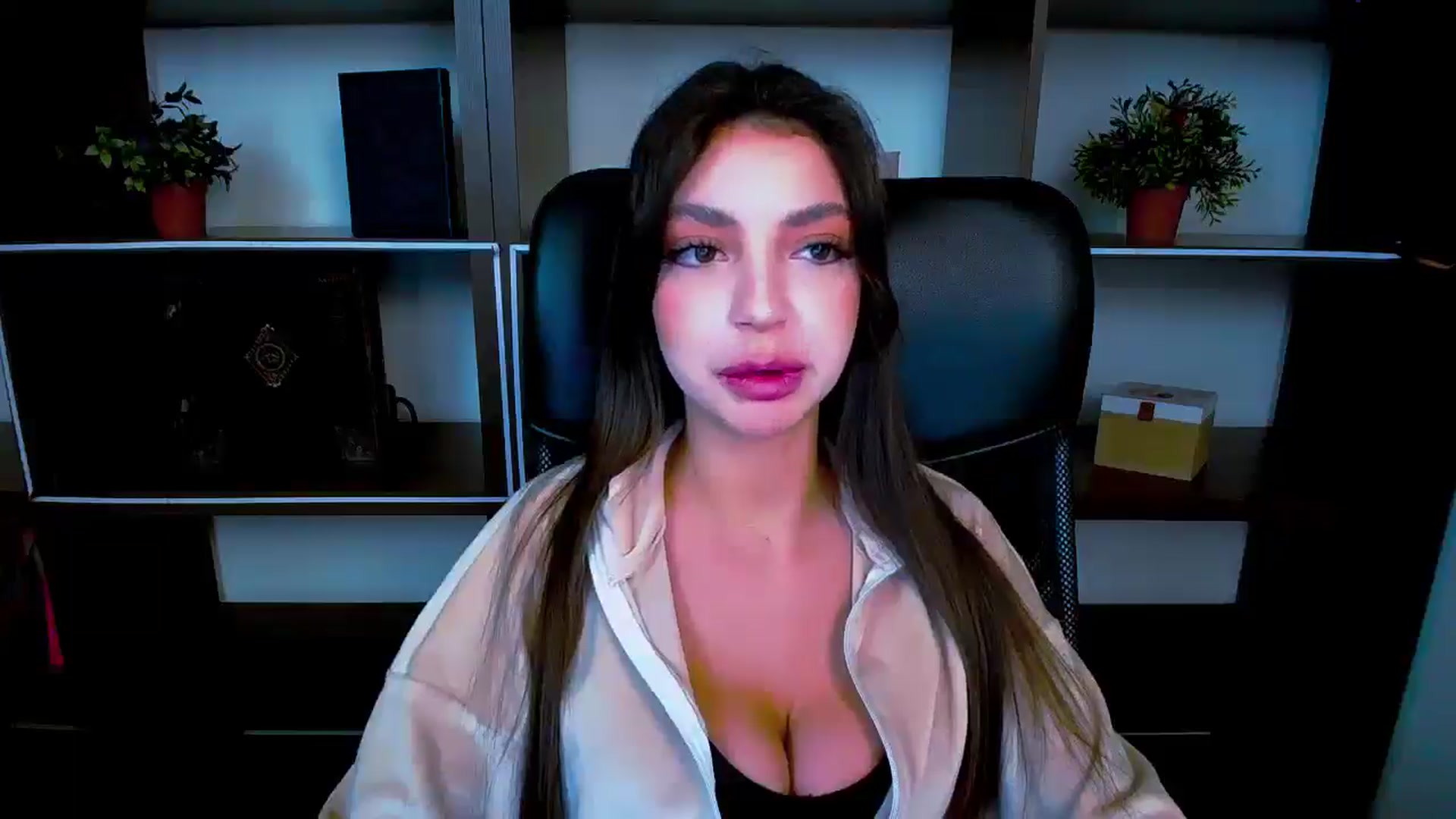 Gallery image thumbnail from Lexi_Jos's myfreecams stream on, 05/08/2025, 15:08 image 18 of 20