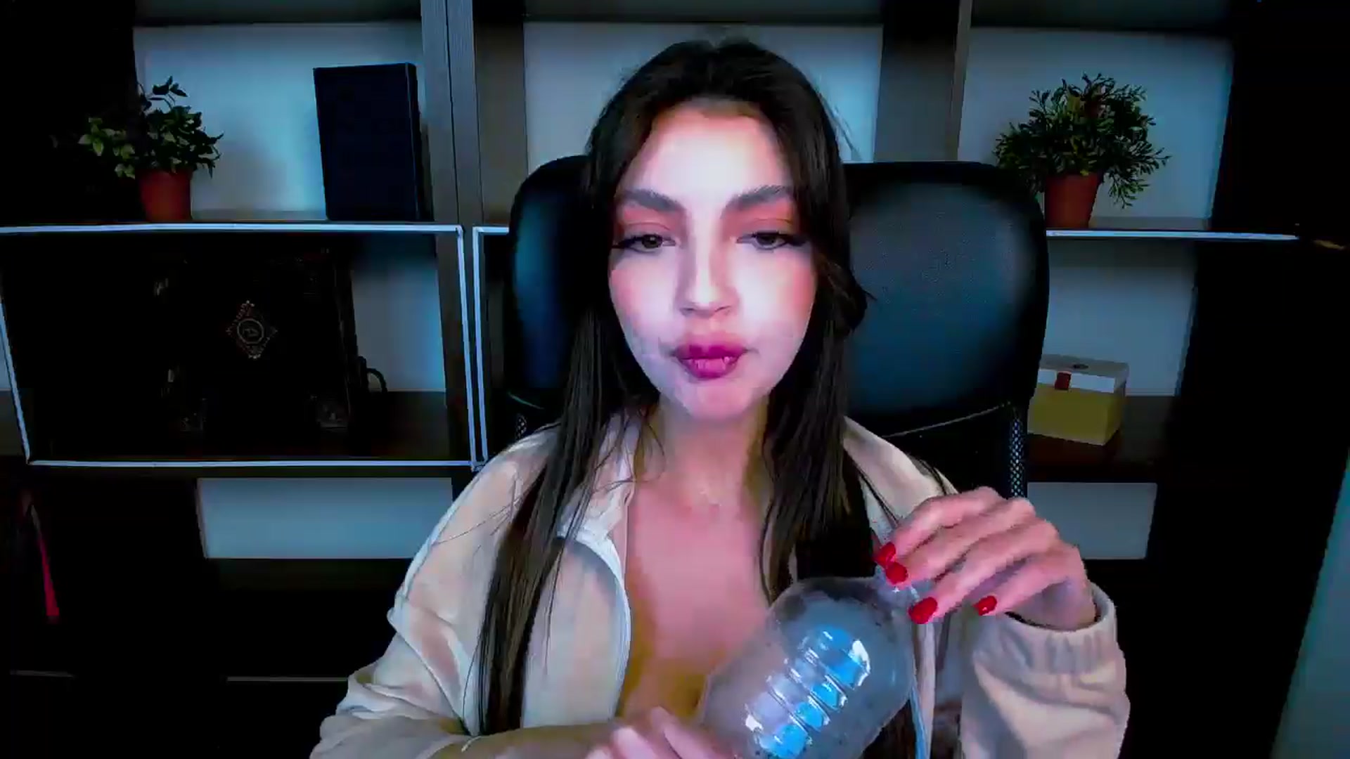 Gallery image thumbnail from Lexi_Jos's myfreecams stream on, 05/08/2025, 15:08 image 6 of 20