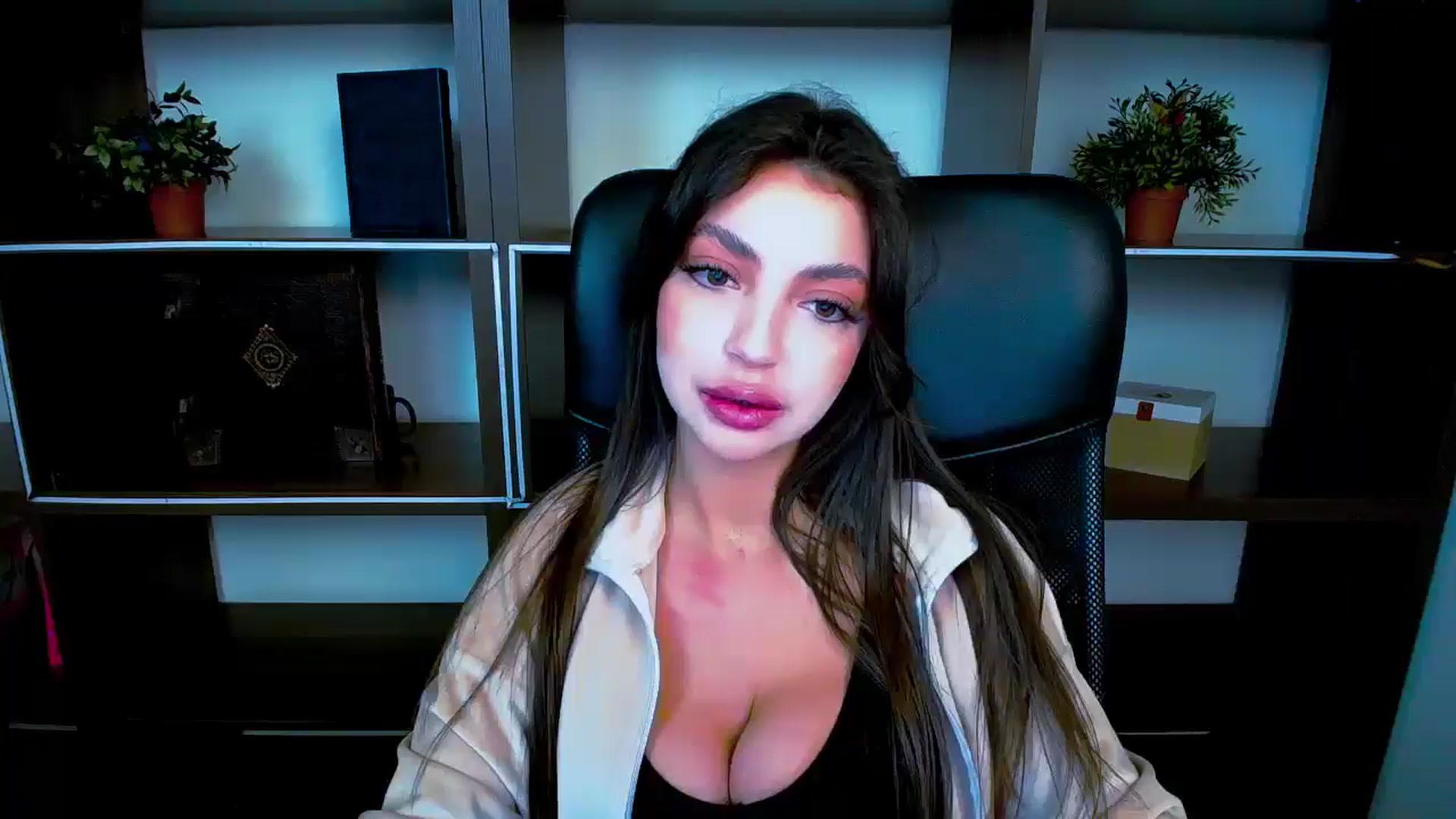 Gallery image thumbnail from Lexi_Jos's myfreecams stream on, 05/08/2025, 15:08 image 8 of 20