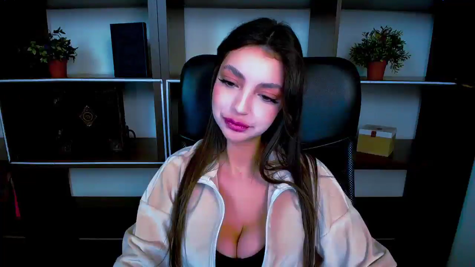 Gallery image thumbnail from Lexi_Jos's myfreecams stream on, 05/08/2025, 15:08 image 14 of 20