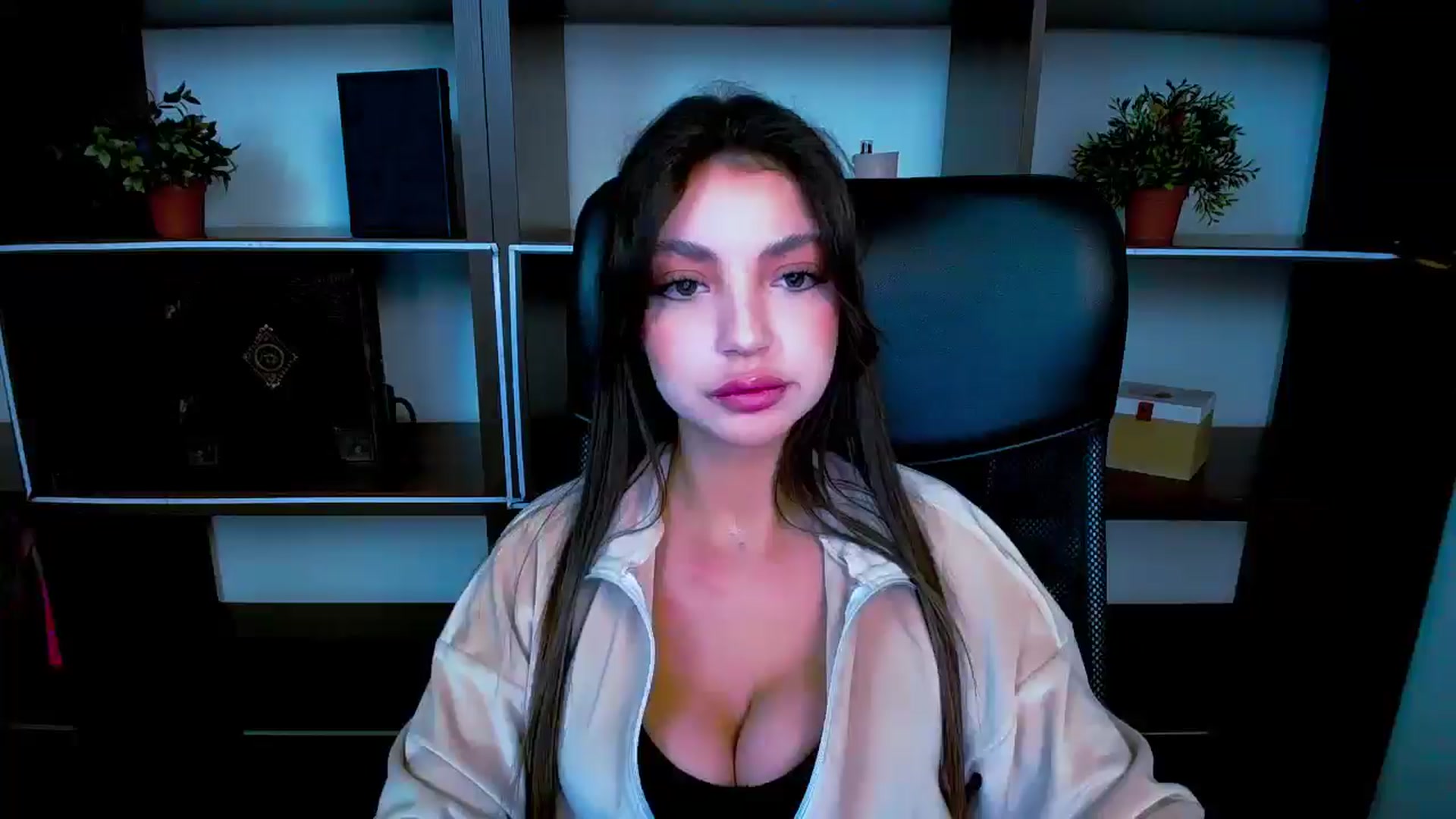 Gallery image thumbnail from Lexi_Jos's myfreecams stream on, 05/08/2025, 15:08 image 9 of 20