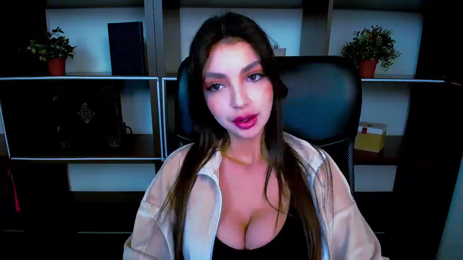 Gallery image thumbnail from Lexi_Jos's myfreecams stream on, 05/08/2025, 15:08 image 5 of 20