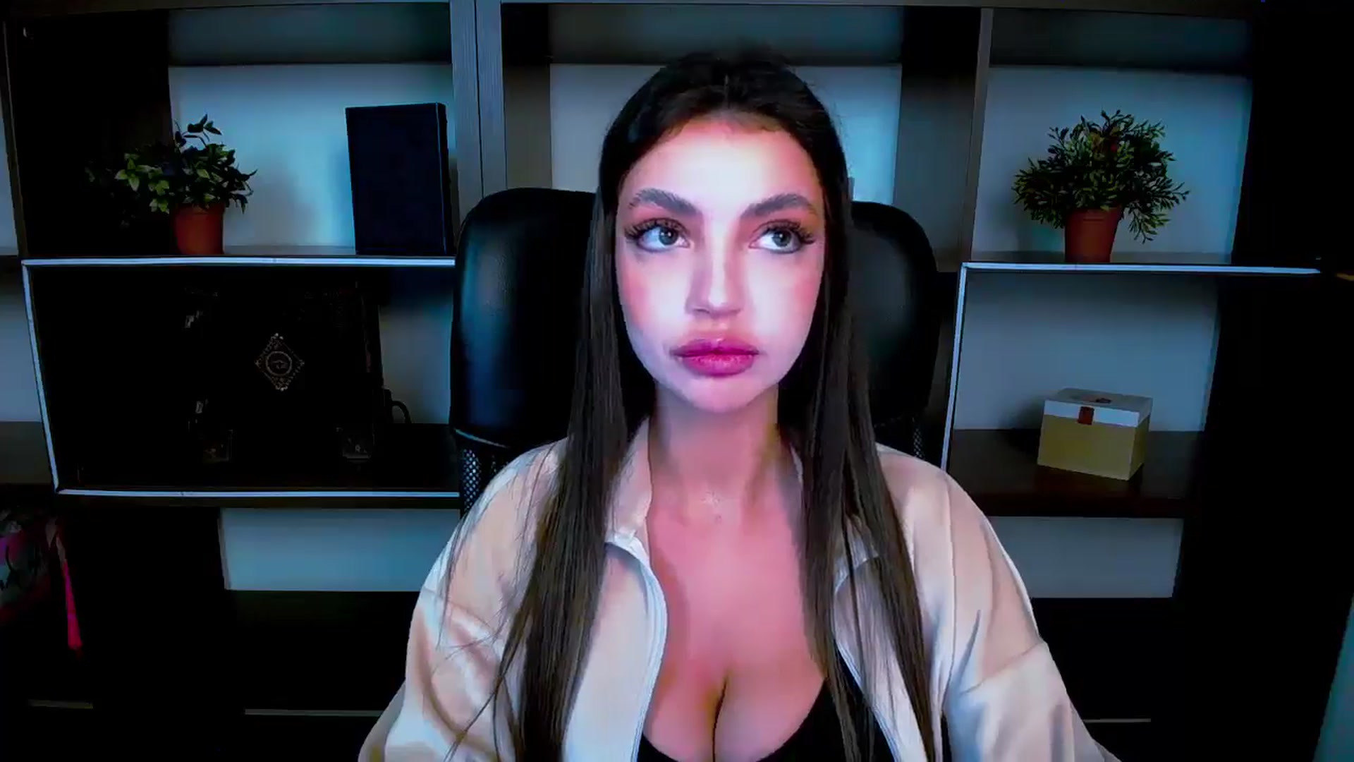 Gallery image thumbnail from Lexi_Jos's myfreecams stream on, 05/08/2025, 15:59 image 15 of 20