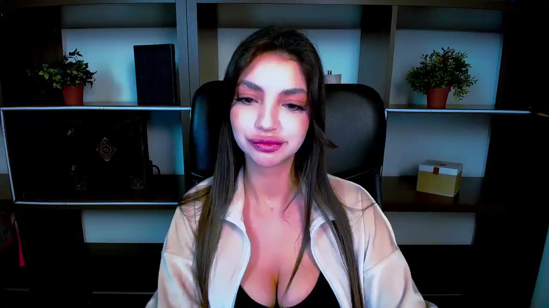Gallery image thumbnail from Lexi_Jos's myfreecams stream on, 05/08/2025, 18:31 image 3 of 20