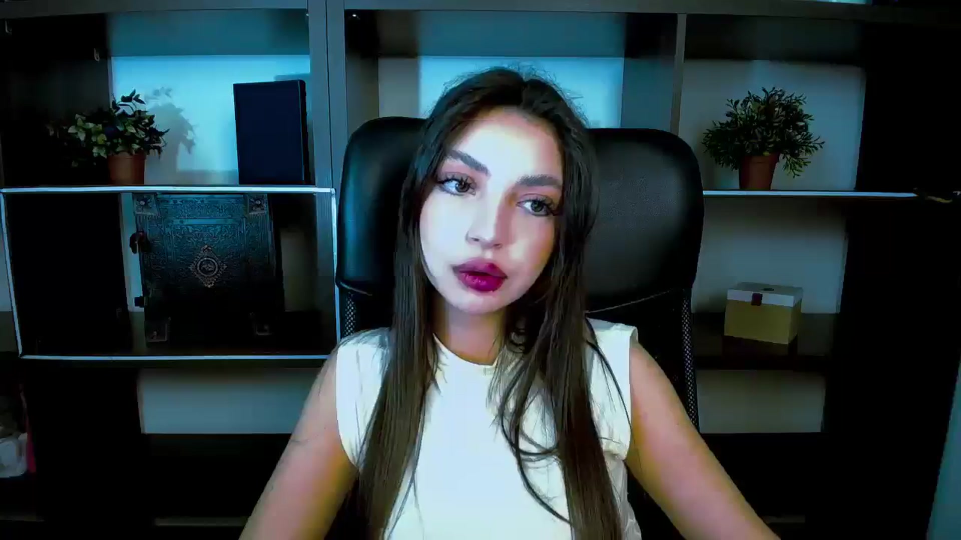 Gallery image thumbnail from Lexi_Jos's myfreecams stream on, 05/10/2025, 18:18 image 19 of 20
