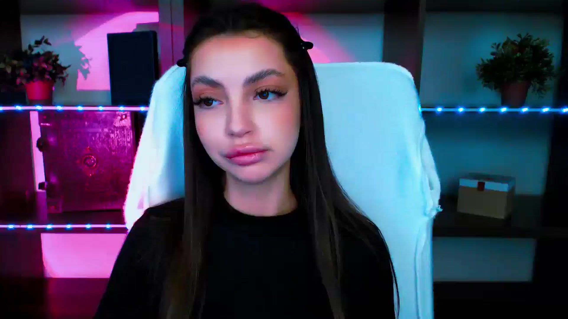 Gallery image thumbnail from Lexi_Jos's myfreecams stream on, 05/12/2025, 16:26 image 14 of 20