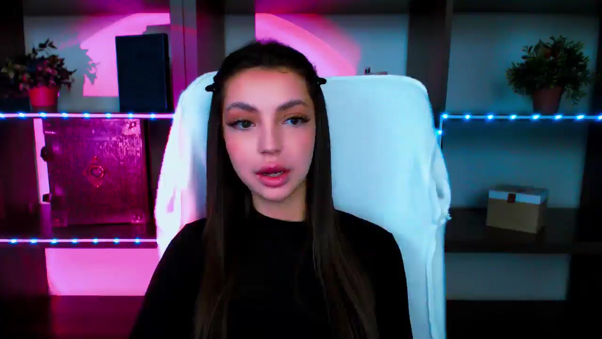 Gallery image thumbnail from Lexi_Jos's myfreecams stream on, 05/12/2025, 16:26 image 12 of 20