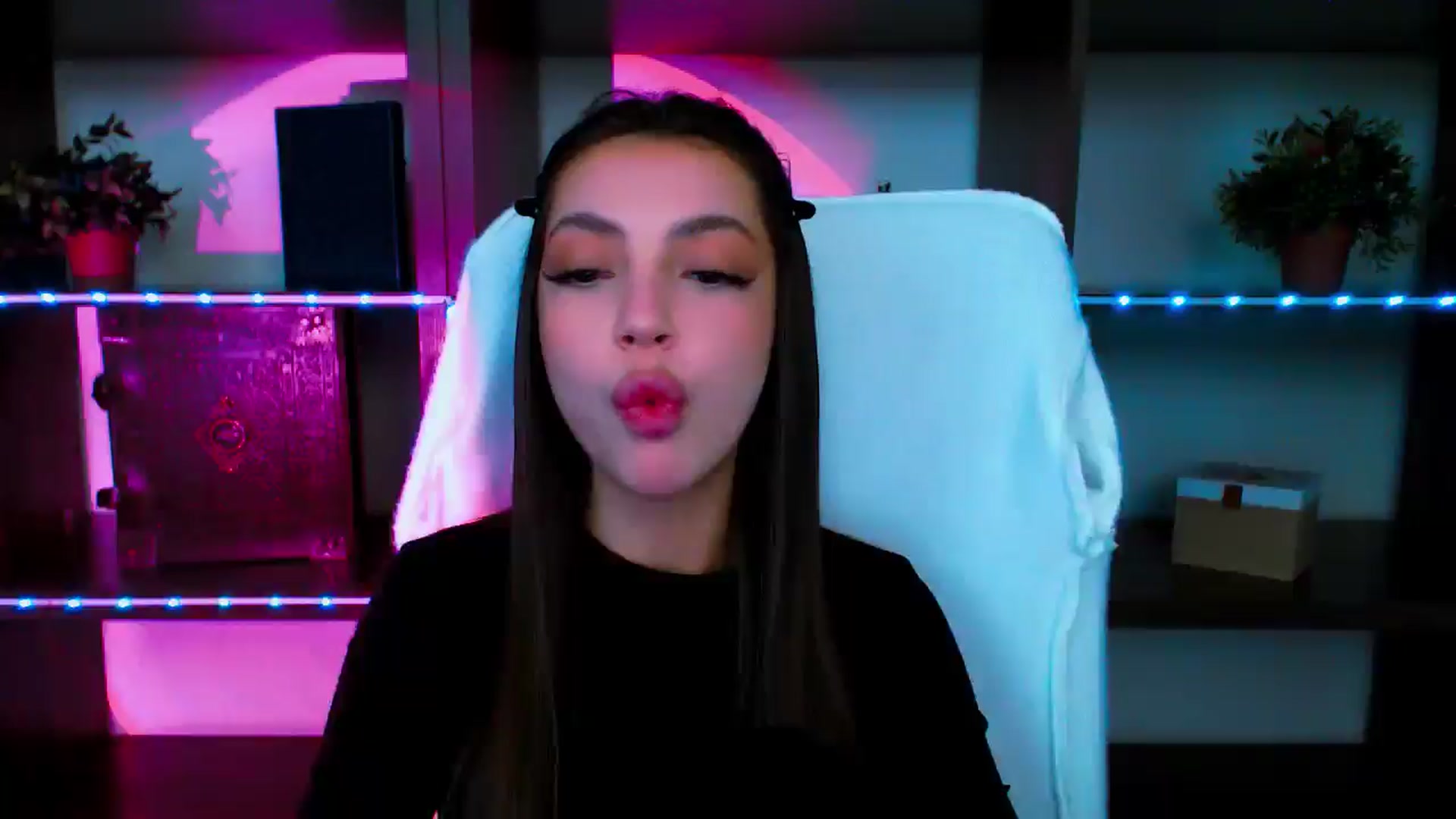 Gallery image thumbnail from Lexi_Jos's myfreecams stream on, 05/12/2025, 16:26 image 1 of 20