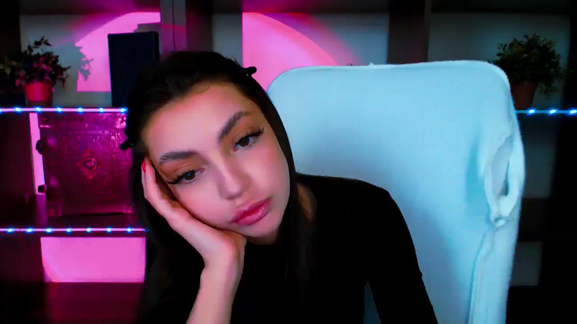 Gallery image thumbnail from Lexi_Jos's myfreecams stream on, 05/12/2025, 16:26 image 18 of 20