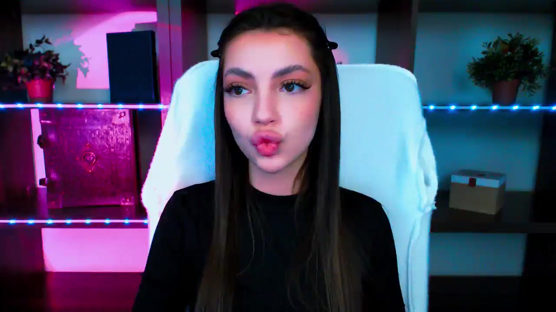 Gallery image thumbnail from Lexi_Jos's myfreecams stream on, 05/12/2025, 16:26 image 4 of 20